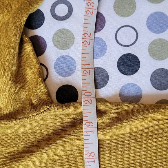 H&M Long sleeve Gold small pullover top - Picture 4 of 6